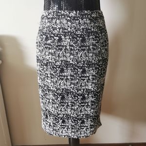 Halogen Black White Boucle Knit Skirt Size 2